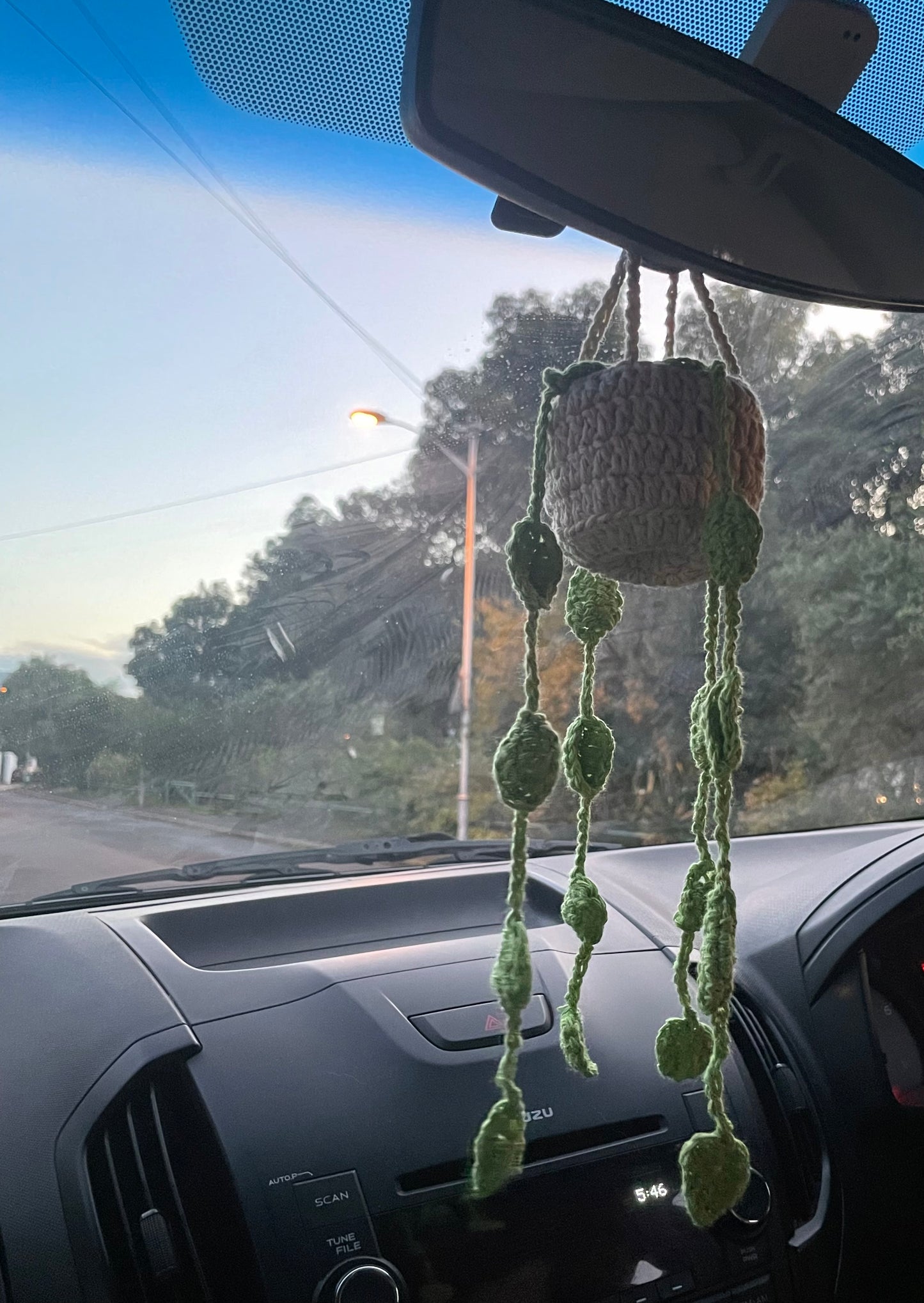 Beige Pot Plant Danglies